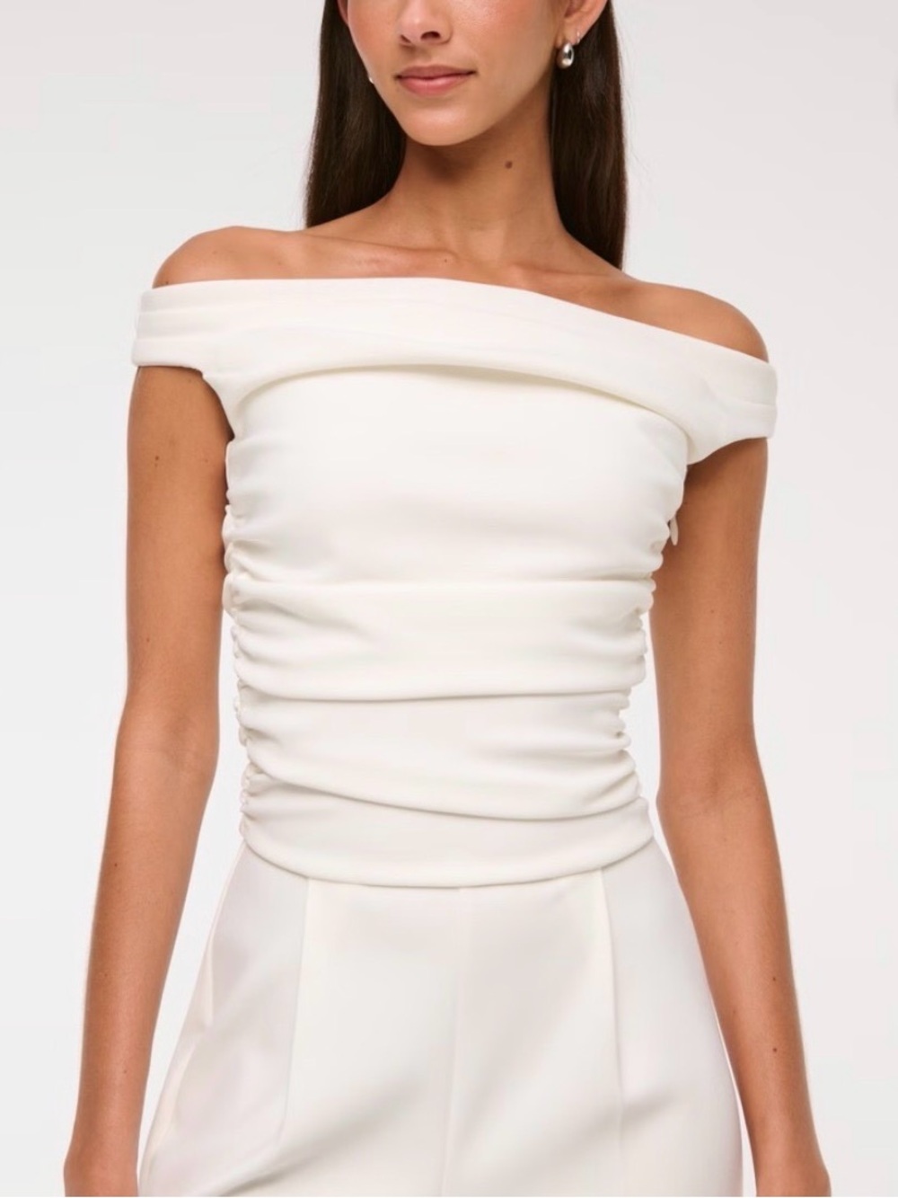 Abercrombie & Fitch Off-the-Shoulder Wide-Leg Jumpsuit in White - Picture 3 of 5